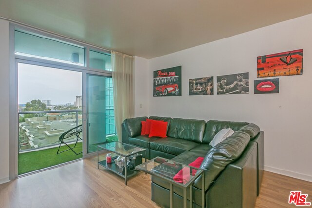 Building Photo - 13700 Marina Pointe Dr