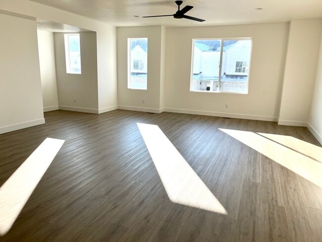 Building Photo - 970 Shadow Brk Ln