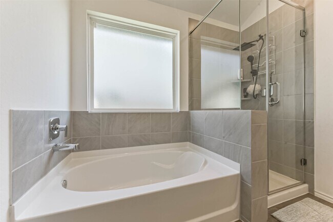 Building Photo - 712 Brazos Trl