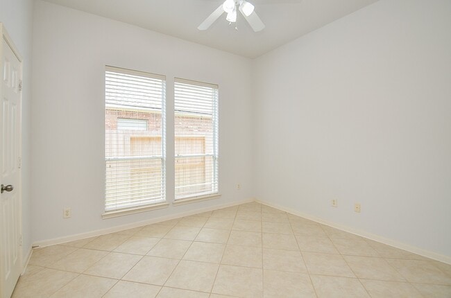 Building Photo - 3910 Jade Cove Ln