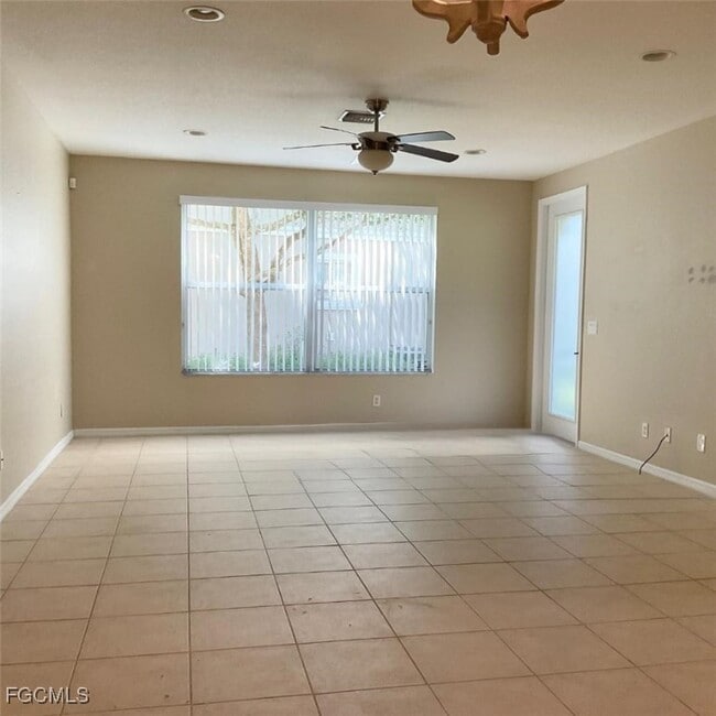 Building Photo - 3174 Antica St