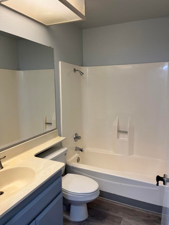 Building Photo - 47974 Oasis Ct