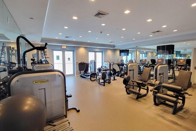Building Photo - 150 Sunny Isles Blvd
