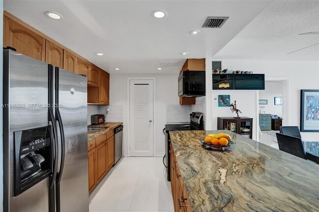 Building Photo - 11111 Biscayne Blvd