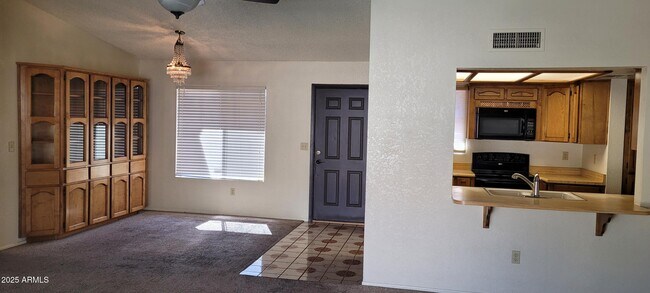 Building Photo - 3158 W Marconi Ave