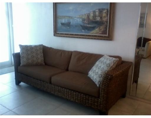 SOFA LR - 4010 Galt Ocean Dr