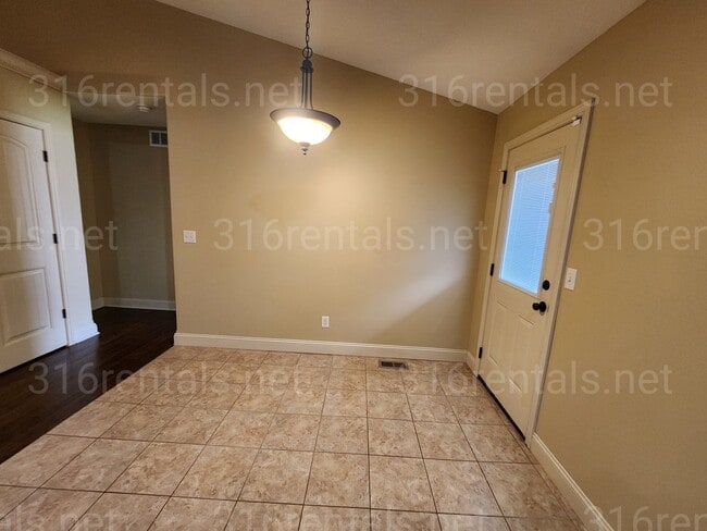 Building Photo - 5286 N Lycee St