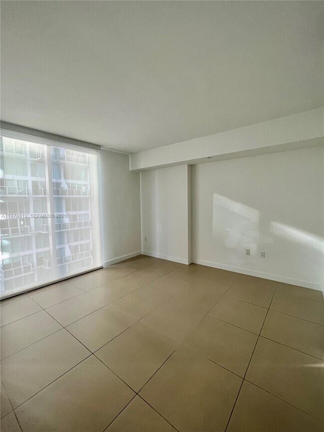 Building Photo - 31 SE 6th St