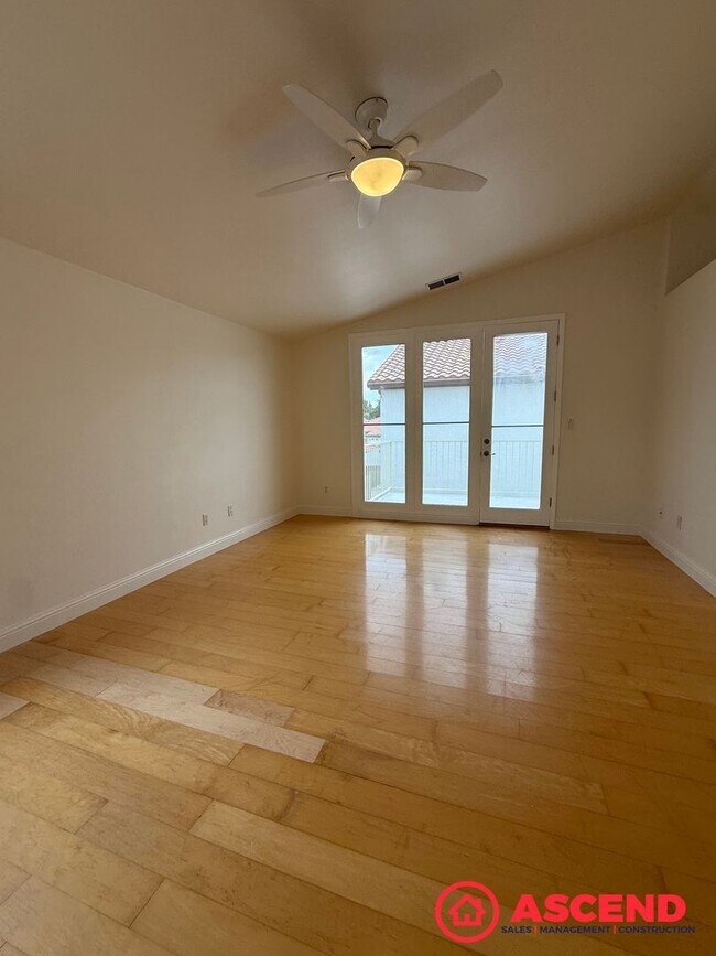 Building Photo - Spacious 4 Bed / 3 Bath Home in Haggin Oaks!