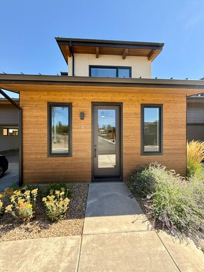 Building Photo - 3336 NW Celilo Ln