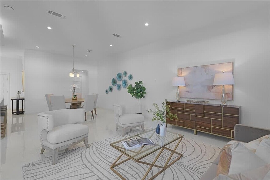 Building Photo - 2926 El Fenice Ln