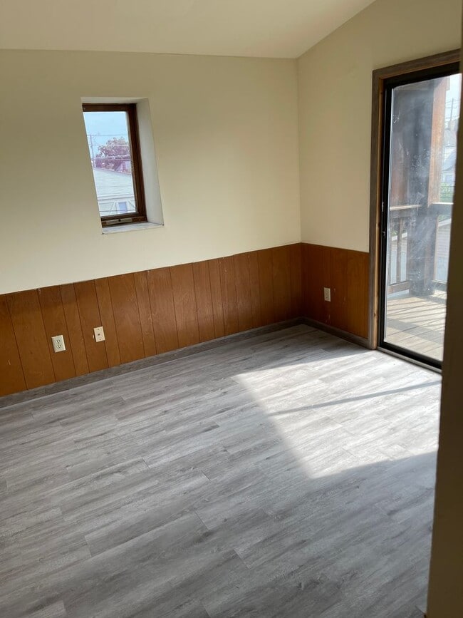 Building Photo - OSU Gateway 3 bedroom 1 1/2 bath 3 level t...