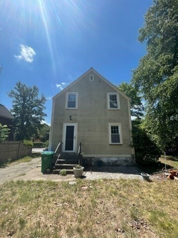 Building Photo - 40 Butts St