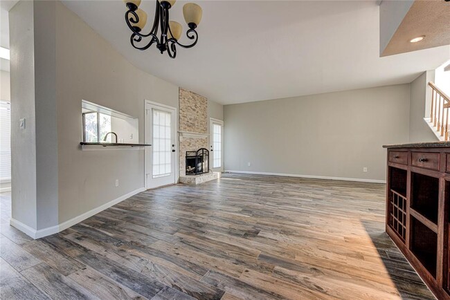 Building Photo - 9400 Doliver Dr