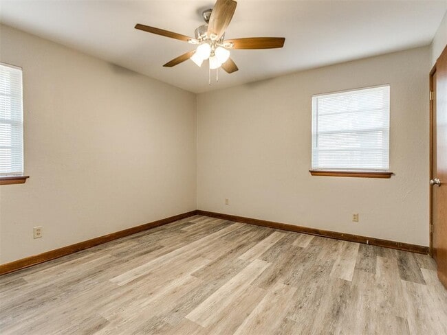 Building Photo - 421 Foreman Ave