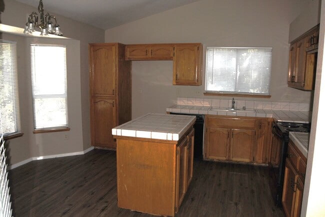 Building Photo - 9400 Huntsman Oak Ct
