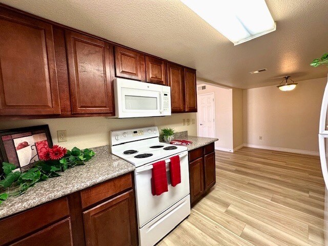 Building Photo - 4450 Sandy River Dr