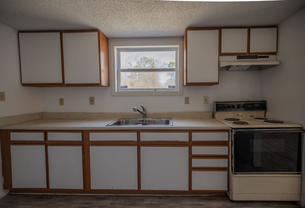 Building Photo - 806 Lakeland St