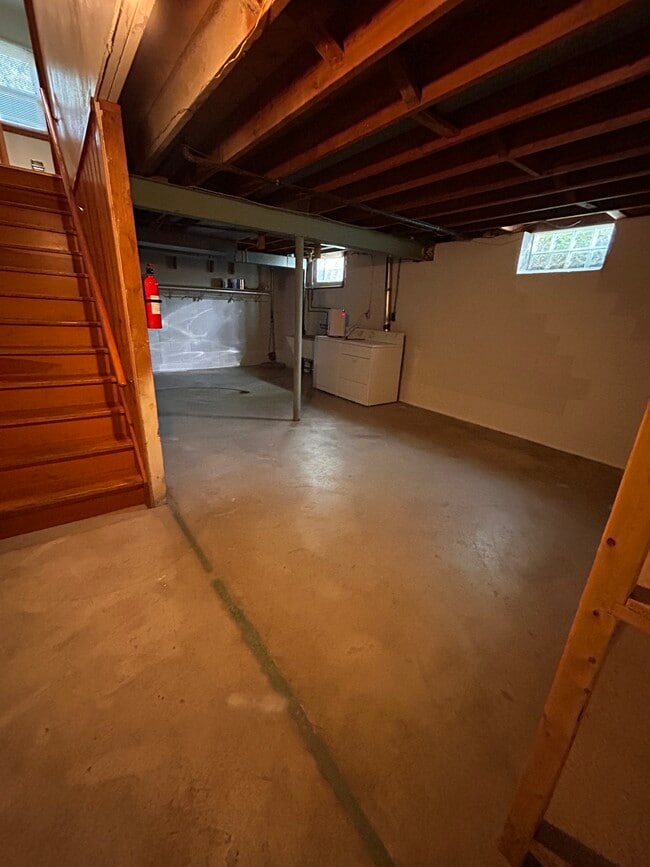Building Photo - 11837 W Diane Dr
