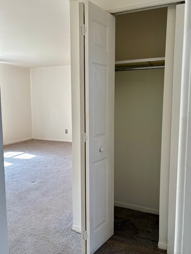 Building Photo - 39 Briarwood Ln