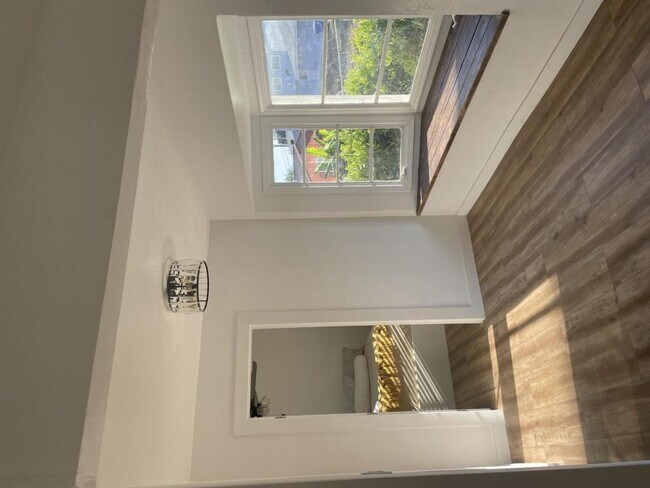 Building Photo - 4037 1/2 National Ave, Upstairs, San Diego, CA 92113