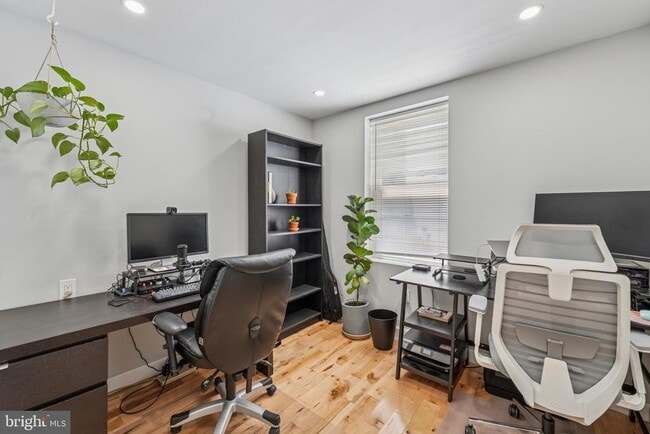 Building Photo - 516 McKean St