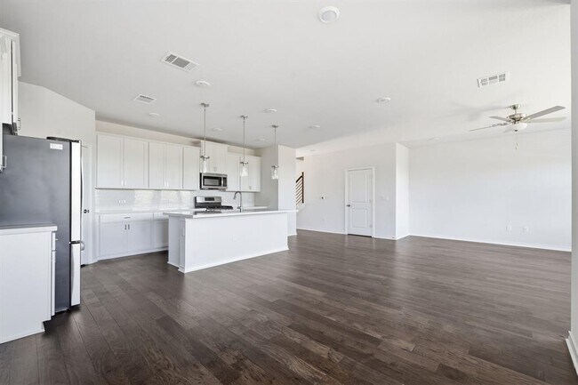 Building Photo - 4806 Plum Peach Bend