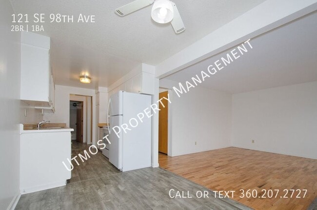 Building Photo - 121 SE 98th Ave