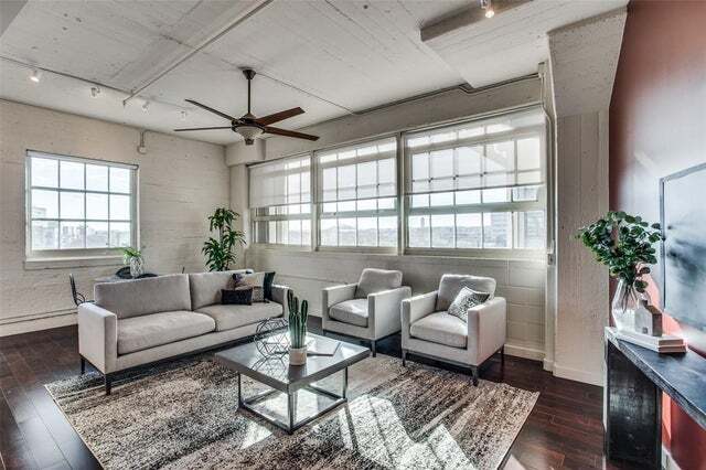 Primary Photo - 411 West 7th-21249