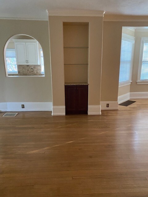 Building Photo - Gorgeous 2 bedroom, 1 bath apartment in Shields Mansion in the historic Old North End