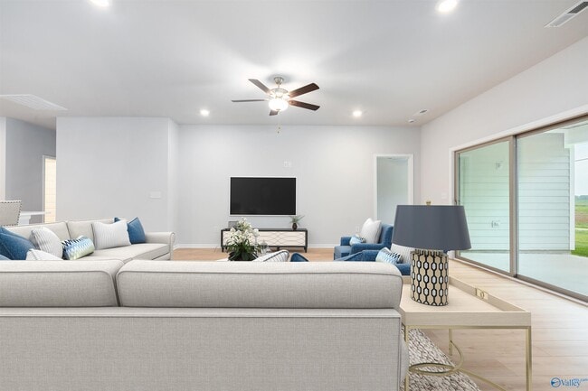 Building Photo - 236 Shangrila Wy