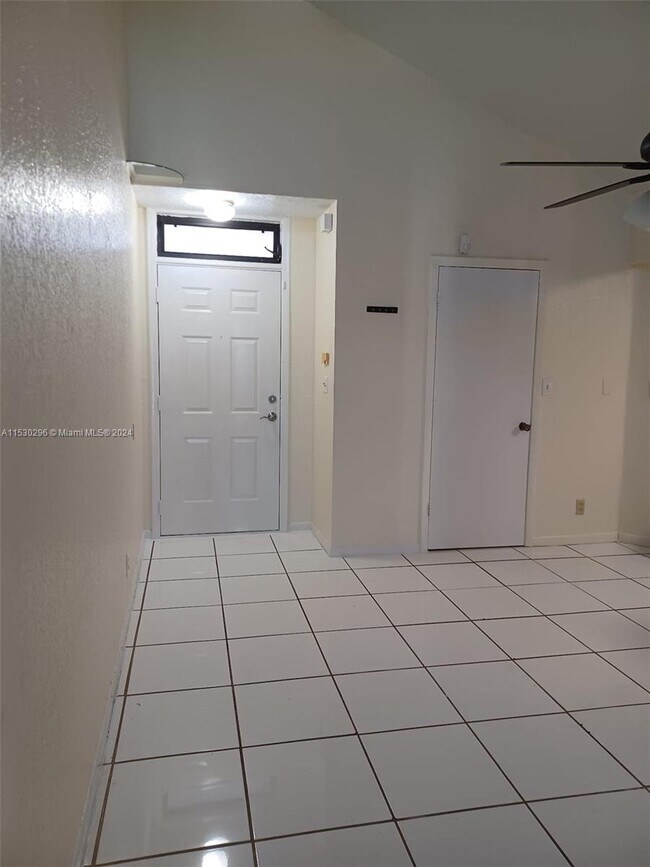214 Lake Pointe Dr 214 Lake Pointe Dr Oakland Park FL 33309