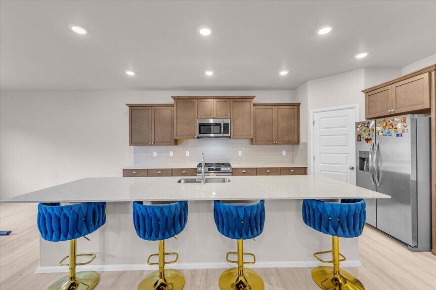 Building Photo - 1521 10th Pl