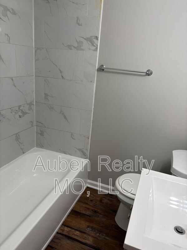 Building Photo - 1821 N 50 Terrace