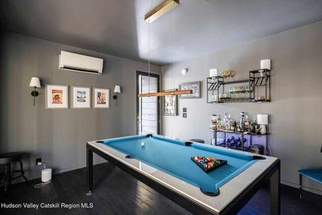 Building Photo - 70 Raybrook Dr