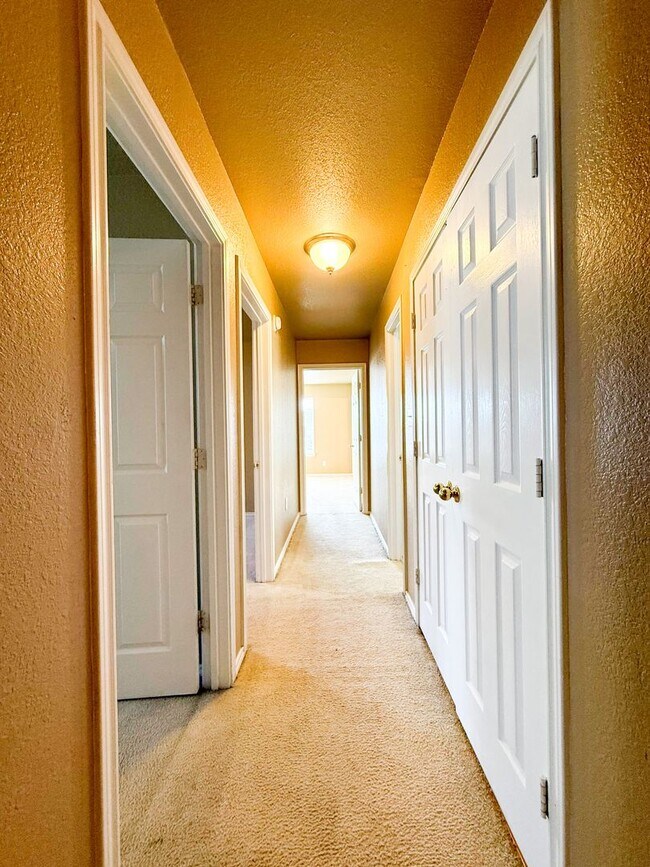 Building Photo - 1712 Ute Trail