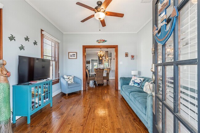 Building Photo - 4508 Avenue O 1/2