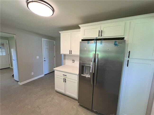 Building Photo - 120 Sunnyside Dr