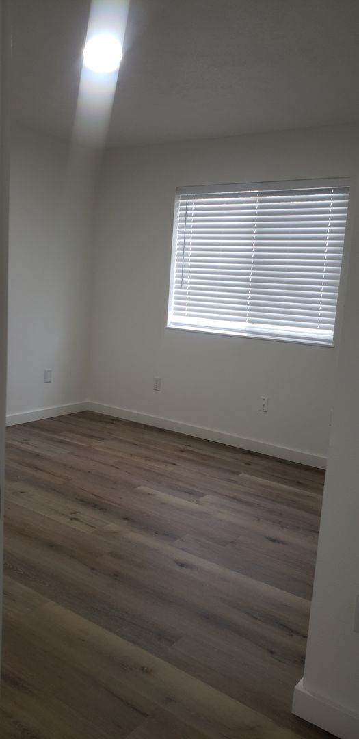 Building Photo - Beautiful Home with Large Yard, Privacy & ...