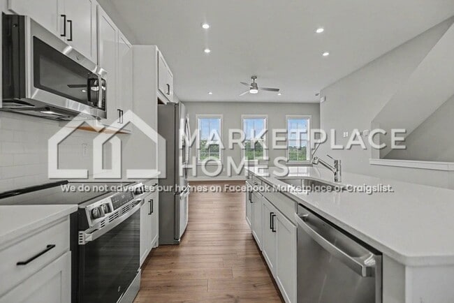 Building Photo - 1374 Cozy Cir SE