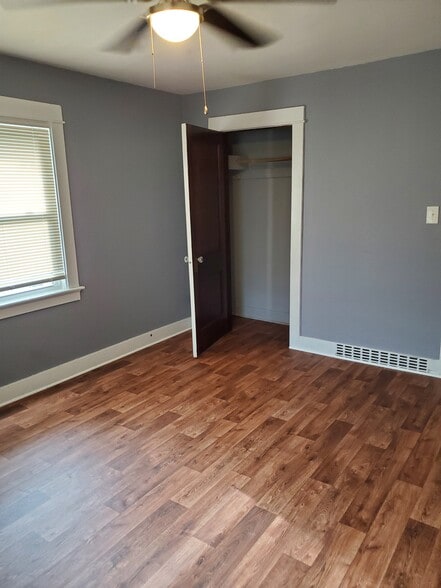 Building Photo - 128 Pointview Ave