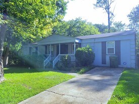 Building Photo - 1135 Lombard Dr