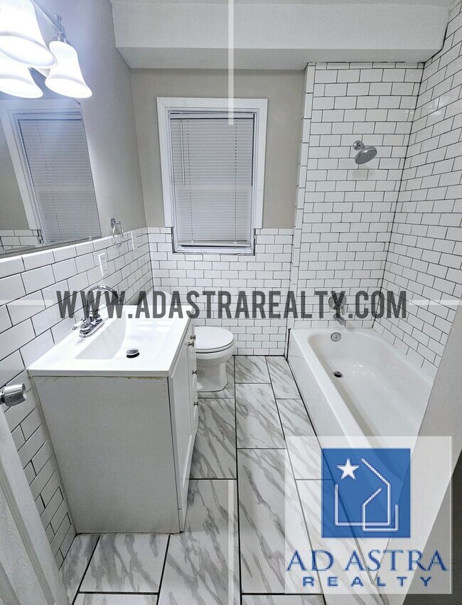 Building Photo - Beautiful 3 Bed 2 Bath Brick Home in KCMO!...