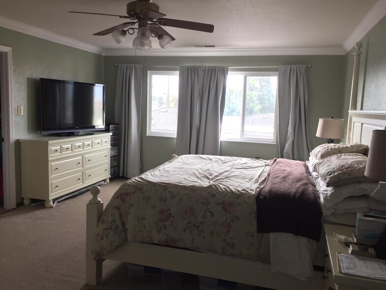 Master Bedroom - 37449 Rockwood Dr