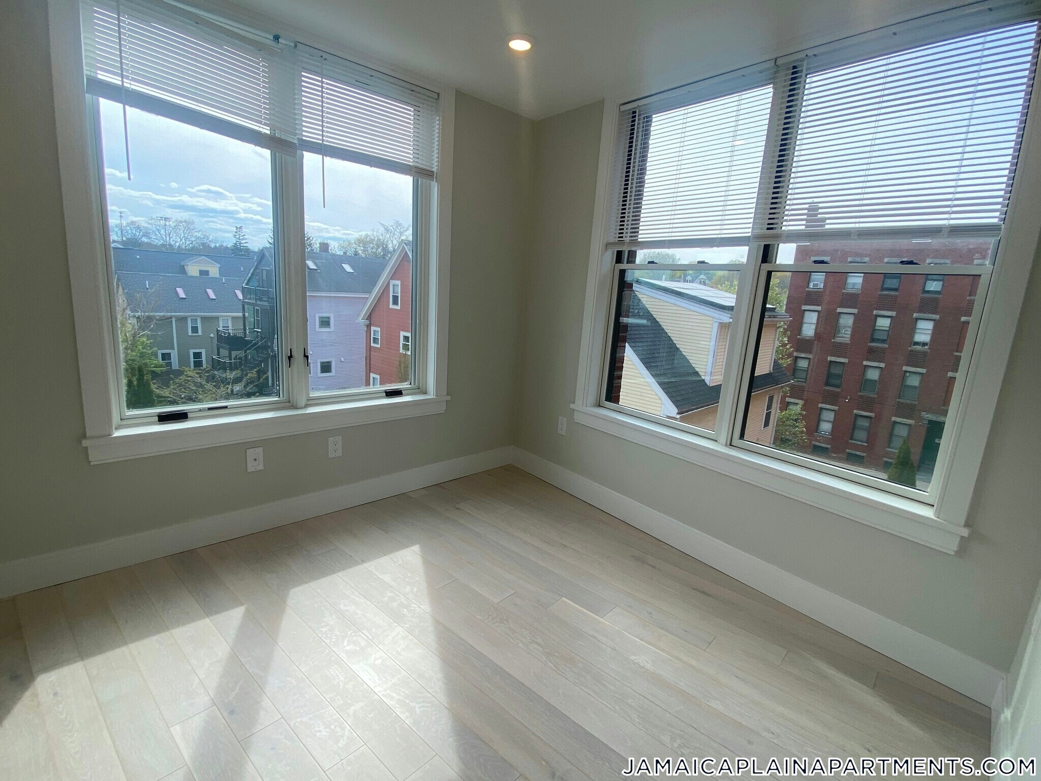 Building Photo - 197 Green St