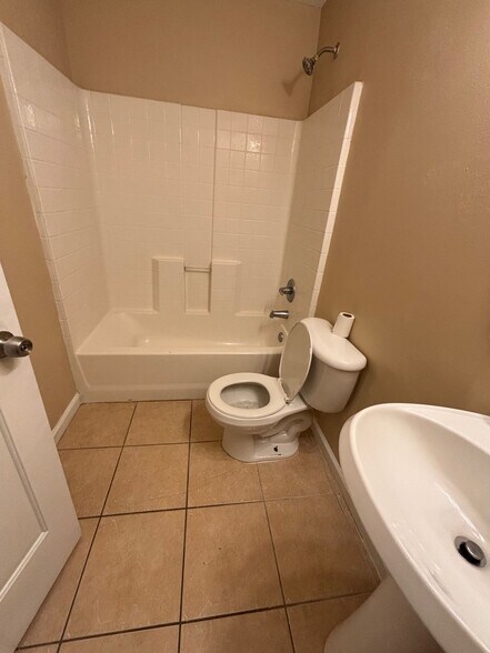 Building Photo - 35 Brunswick Ln