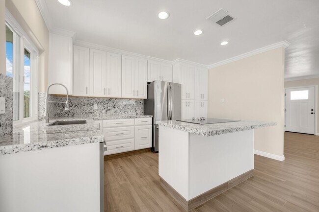 Building Photo - Charming La Habra Corner Lot Home.  4 Bedrooms & 2 Bath