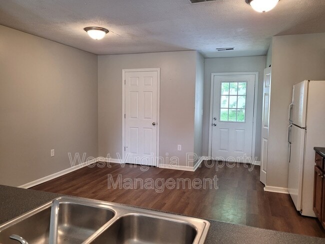 Building Photo - 3751 Summerlee Rd