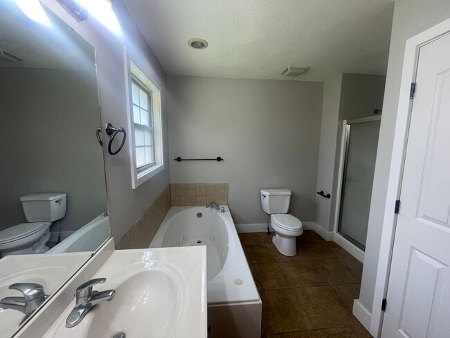 Building Photo - 3 Bedroom Home in Nixa Schools!