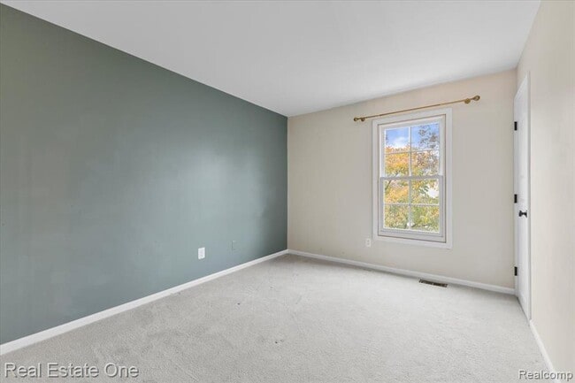 Building Photo - 1568 Grandview Dr